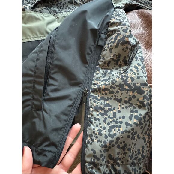 RVCA Men’s Packable Anorak Jacket - Picture 11 of 11